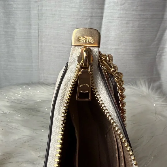 NEW! COACH lips print Teri mini crossbody bag - Picture 9 of 10